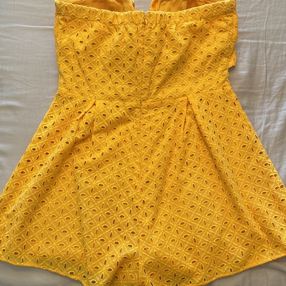 Yellow size L worn 1 time super cute and sexy - Picture 3 of 3
